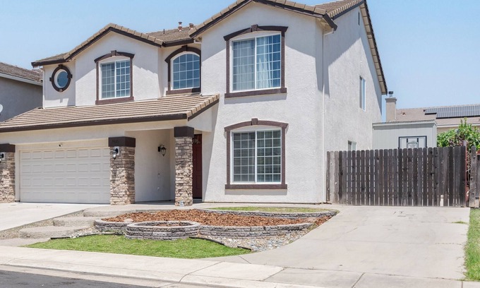 Elk Grove Casa | EV Fast Charger 5BD Amazing Home