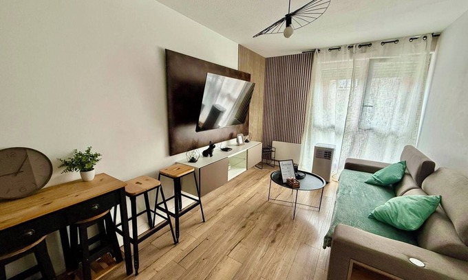 Aucamville Apartamento | Attractive, modern and bright T2 apartment - Centre Aucamville + air conditioning and secure parking