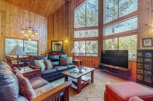 Idyllwild Casa | Everett Retreat