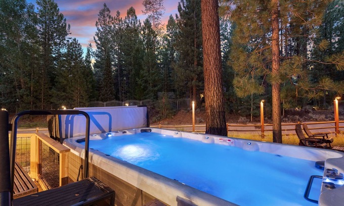 Evergreen Estates Cabina | Evergreen - 3 En-Suite Bedrooms, Luxury, Hot Tub, Game Room