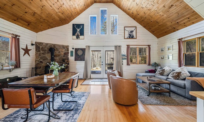 Wardensville Casa | Evergreen Lake Cottage