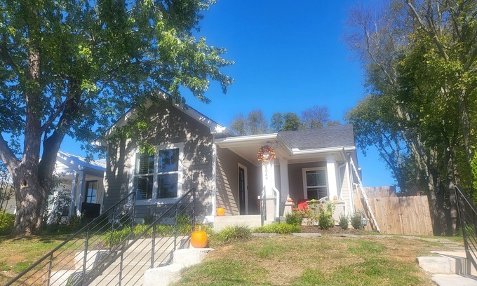 Salemtown Casa | Holidays in Nashville - Full Furn 3BR 2 Ba Home in Germantown/Salemtown