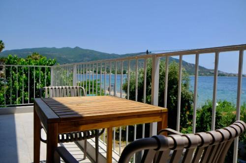 Komnina Apartamento | Evia Bay Suites and Retreats
