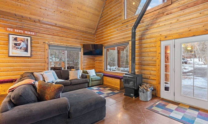 Timber Lakes Cabina | Evy's Family Ranch Cabin, Secluded
