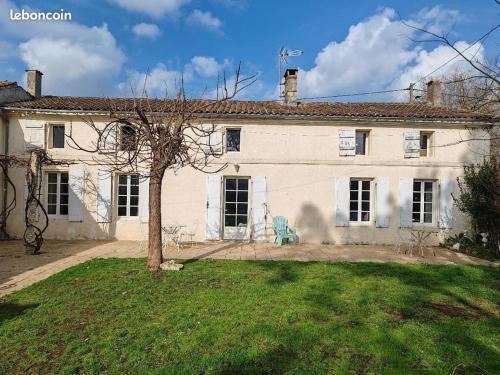Anglade Casa | ex domaine chandelier chambre 4