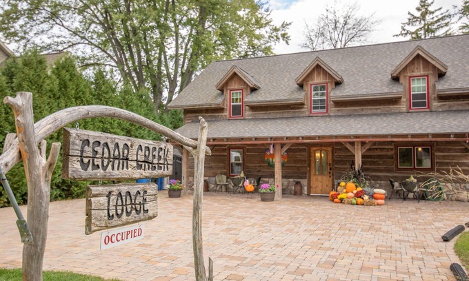 Fish Creek Cabina | Ubicación perfecta para la familia, impecablemente limpio, capacidad para 18 personas, propietarios amables.