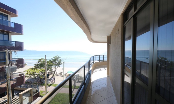 Itapema Apartamento | Excelente apto. en el centro de Meia Praia - la mejor playa de S. C.