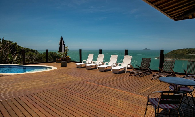 Joao Fernandes Casa | Gran casa de playa en el John Fernandes con vistas a Praia Brava