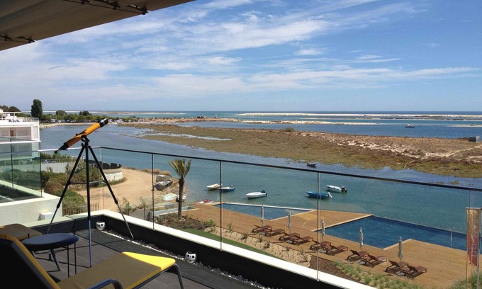 Fuseta Apartamento | Excelente ático frente al mar con vistas de 180 ° en el Algarve