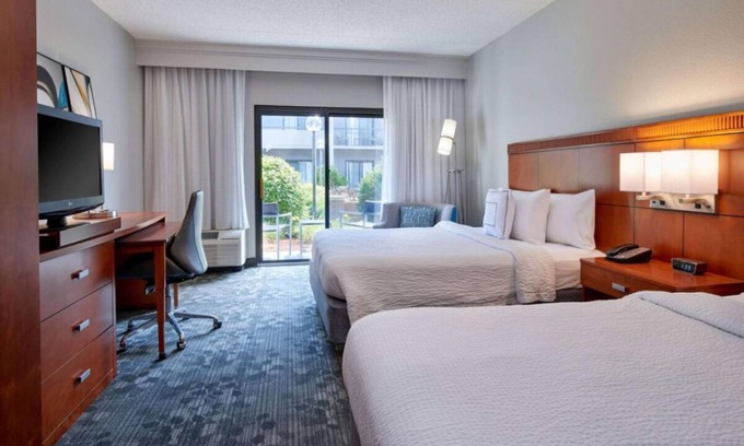Eden Prairie Hotel | Excellent Choice! Unit w/ Courtyard View, Indoor Pool, Pets are Welcome with Fee