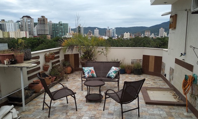 Castelo Branco Apartamento | Excelente ático duplex a dos cuadras del mar
