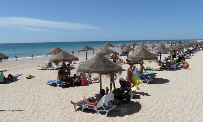 Santa Luzia Apartamento | EXCELLENT❤️❤️ EN PUEBLO MUY BONITO CERCA DEL MAR, CON AIRE ACONDICIONADO, PISCINA, WiFi GRATUITO