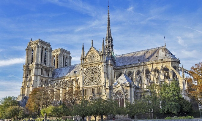 Notre Dame Condominio | Excellent location near Notre Dame cathedral and Seine river, amazing view