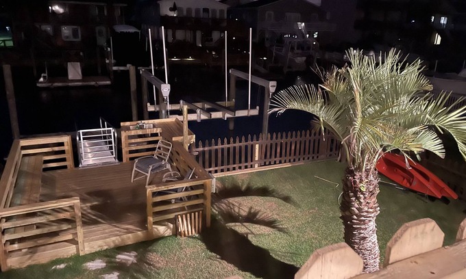 Holden Beach Casa | Duplex de nivel inferior en un encantador canal. Muy corto a pie de playa! $ 135nt
