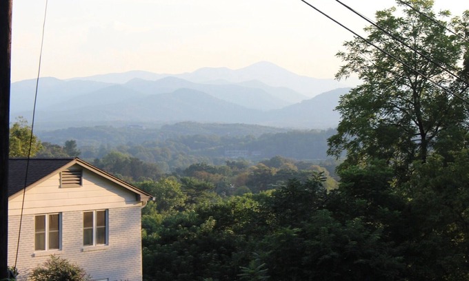 East End - Valley Street Casa | El mirador en la montaña Beaucatcher en el centro de Asheville