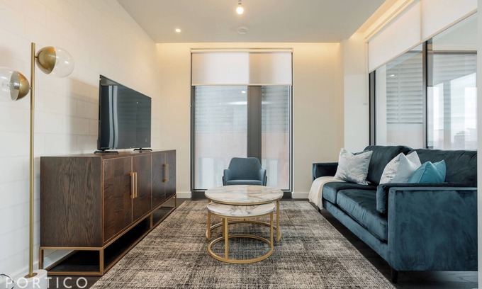 Vauxhall Apartamento | Exceptional 2-bed apartment in Damac Tower designed by Versace Home.