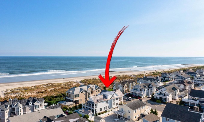 Stone Harbor Casa | Exceptional 6 bed/6 bath stunner just steps away from the beach