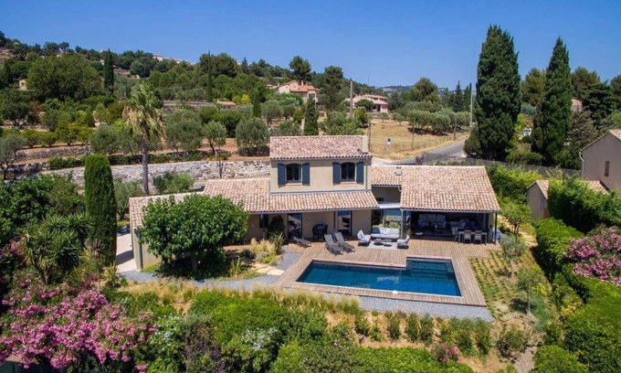 Ollioules Casa | Exceptional air-conditioned house, swimming pool in Ollioules, Var, near Sanary-sur-Mer.