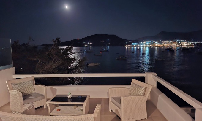Apollonia Villa | Excepcional villa de 82m2, acceso directo al mar, vista abrumadora al amanecer y al mar