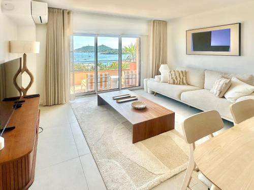 Agay Apartamento | Exceptional - Sea View - 6 People - Air Conditioning - Parking