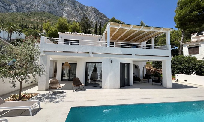 Denia Casa | Exceptional sea view for this beautiful house entirely renovated