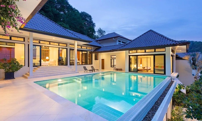 Wichit Villa | Excepcional villa de lujo frente al mar única de 6 habitaciones