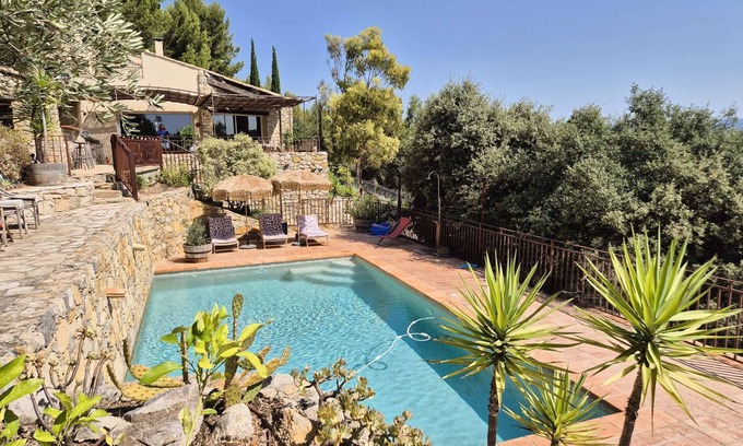 La Cadiere-d'Azur Casa | Exceptional villa with sea view, pool and sauna – Absolute tranquility