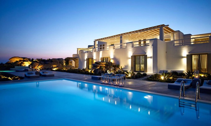 Paradise Casa | Exceptional Villa Sepia 2, Perfect Location & Walking distance from Paraga Beach
