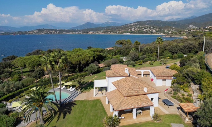 Porticcio Casa | Villa excepcional con vista panorámica al mar – piscina y cerca de la playa