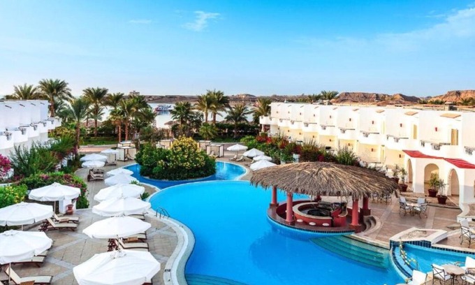 Ras Umm Sid Hotel | Exclusive Adults-Only Escape: 3 Sea-view Rooms + Tennis, Pools & Water Sports