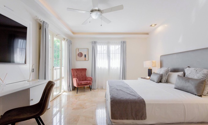 El Cortecito Casa | 10BR Villa with pool and daily cleaning service