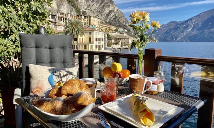 Limone sul Garda Apartamento | LEMON 65 m2 APARTAMENTO BOUGANVILLE EN EL LAGO DE GARDA