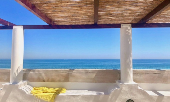 L'Assunta Apartamento | Exclusive and charming roof terrace apartment just 20 m from the sea