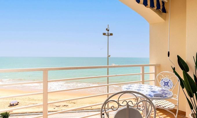 Cadiz Apartamento | Exclusive apartment in front of the sea. Victoria