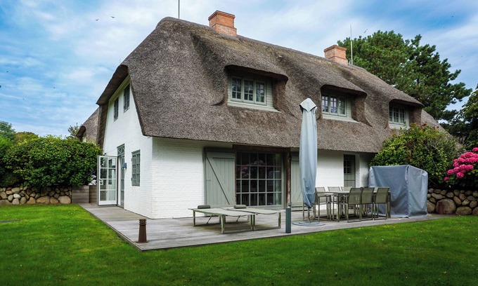 Keitum Casa | Exclusive Frisian house in Keitum on Sylt with garden, sauna and wood-burning stove