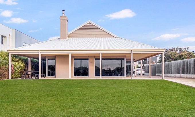 Wonnerup Casa | Exclusive *Front Row* Sunsets & Beachfront Bliss