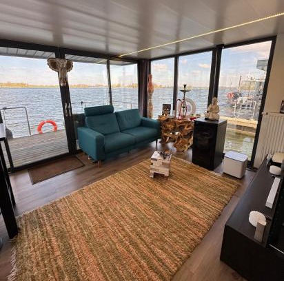 Maasbommel Alquiler De Eote | Exclusive Houseboat La Mare 12 x 5 m in Maasbommel