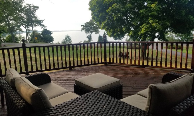Sheldrake Casa | Exclusive Lakefront Home Retreat w/Baby Grand Piano for Family FLX Fun & Friends