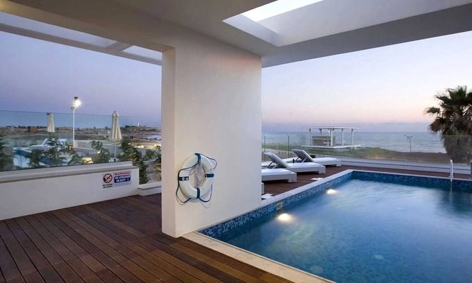 Paphos Villa | Exclusive Luxury Beachfront Villas - Prime Tourist Beach Location - SA