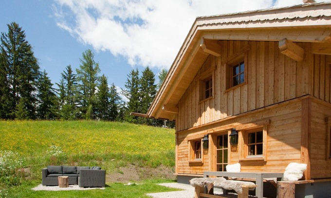 Haus Chalet De Esquí | Exclusivo lodge de montaña con sauna, spa al aire libre, chimenea y hermoso jardín.