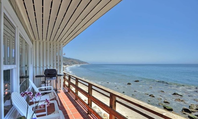 Eastern Malibu Apartamento | Exclusiva cabaña frente al mar en Dry Sandy Carbon Beach - Seal