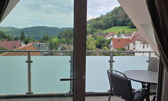 Rexingen Apartamento | Exclusive penthouse in the forest village, whirlpool, great view & comfort