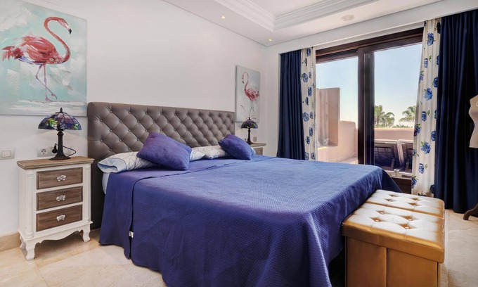 New Golden Mile Casa | "Exclusive frontline beach penthouse" con Piscina, Terraza y Wi-Fi; mascotas permitas