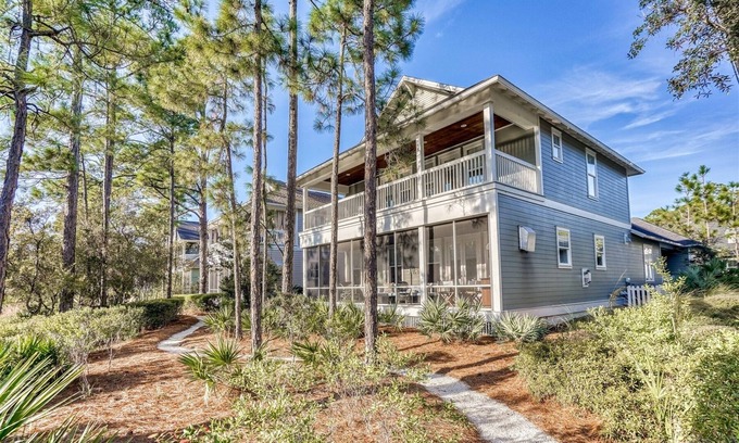 WaterSound West Beach Casa | Hermosa propiedad frente al mar con carrito de golf de seis plazas