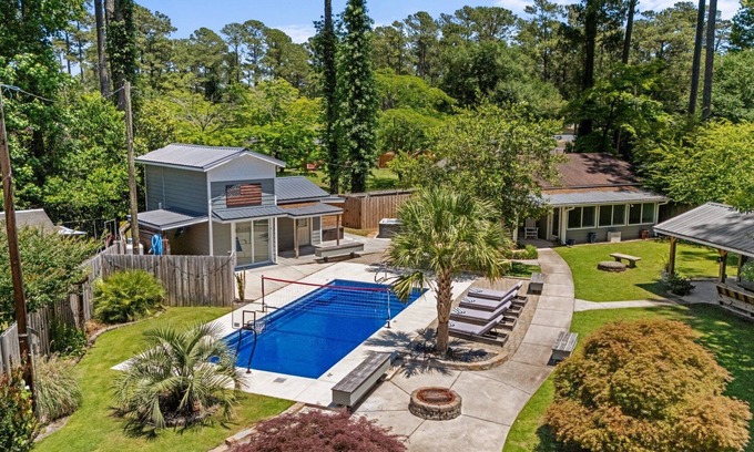 Wilmington Casa | Exclusive Property with Pool, Hot Tub, and Gym