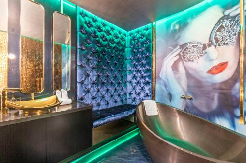 Newton Apartamento | Exclusive Urban Apartment Entire Floor Hot Tub