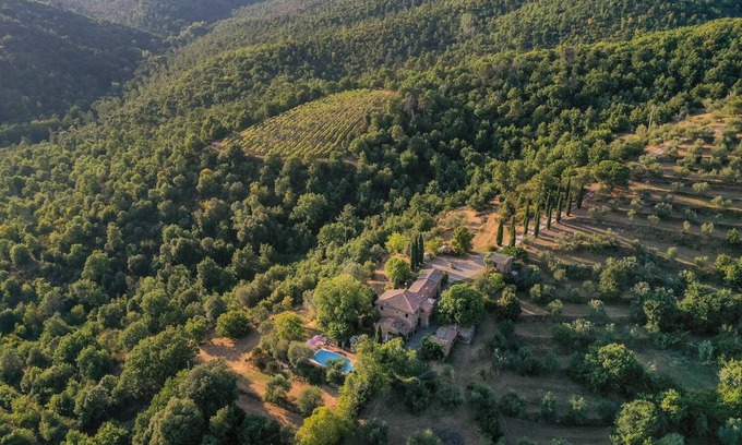 Monte San Savino Casa | Exclusiva casa de vacaciones con piscina en el corazón de la Toscana para máx. 8 adultos + 4 niños