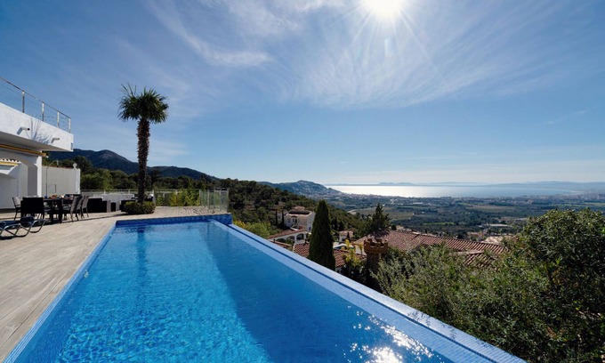 Roses Villa | Villa exclusiva con piscina infinita, vistas panorámicas