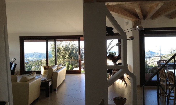 Arzachena Villa | MARAVILLOSA VILLA CON PISCINA CON VISTAS AL ARCHIPIELAGO DE LA MADDALENA