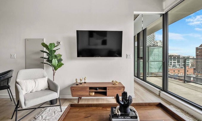 Connaught Apartamento | Exec City Retreat - Office, Pool, Gym, Parking